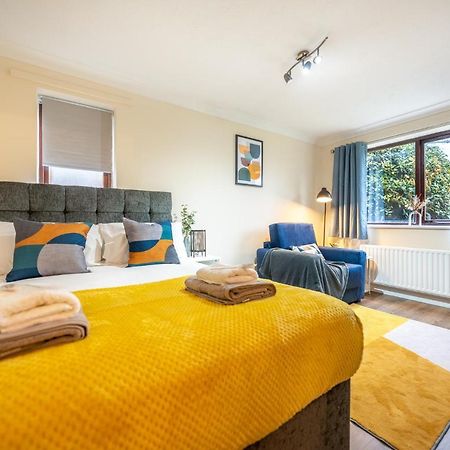 Grange Studio Apartment - Heathrow Staines-upon-Thames Buitenkant foto