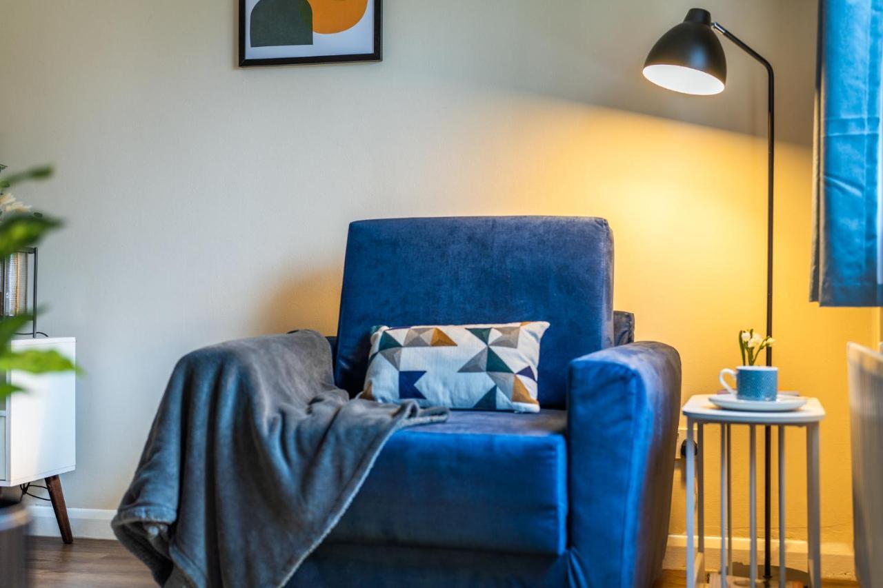 Grange Studio Apartment - Heathrow Staines-upon-Thames Buitenkant foto