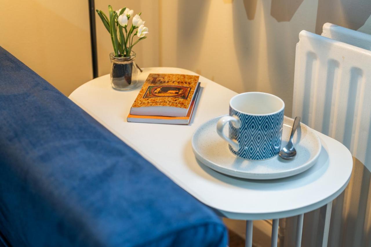 Grange Studio Apartment - Heathrow Staines-upon-Thames Buitenkant foto